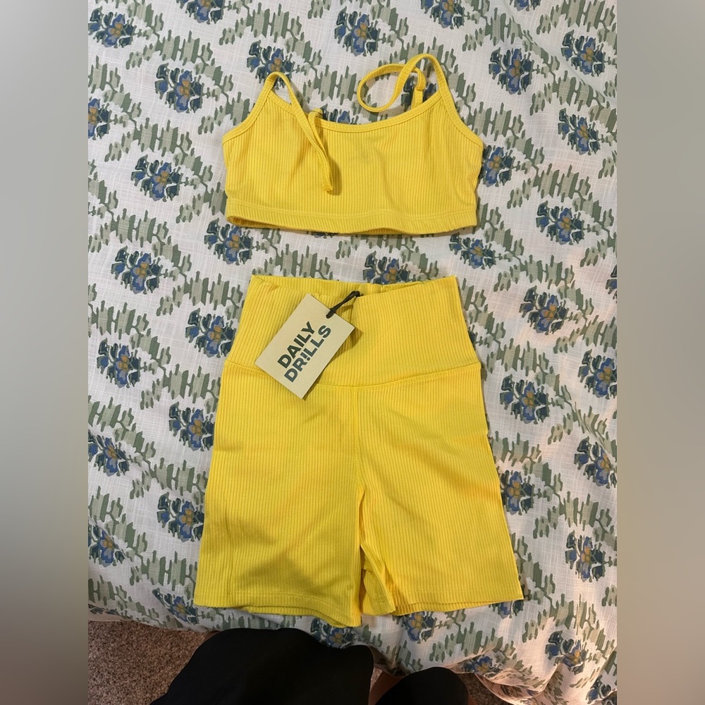 Daily Drills Vibrant Yellow Ribbed Ensemble